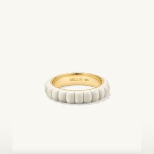 Mejuri Charlotte Ring